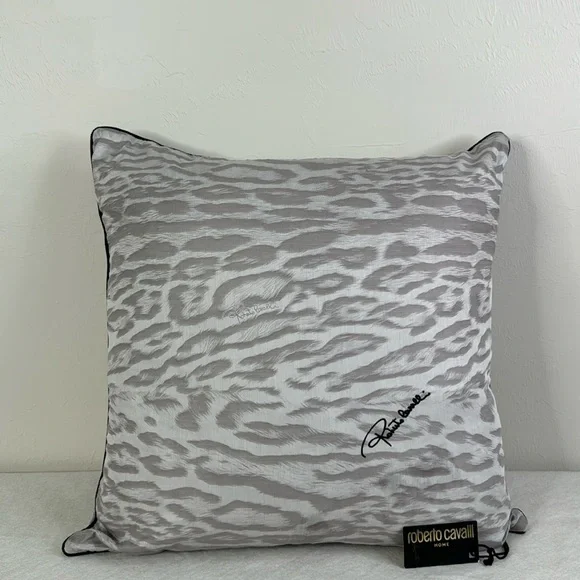 ROBERTO CAVALLI NWT NEW WITH TAG GRAY WHITE BLACK LARGE LEOPARD ACCENT PILLOW - Picture 2 of 11